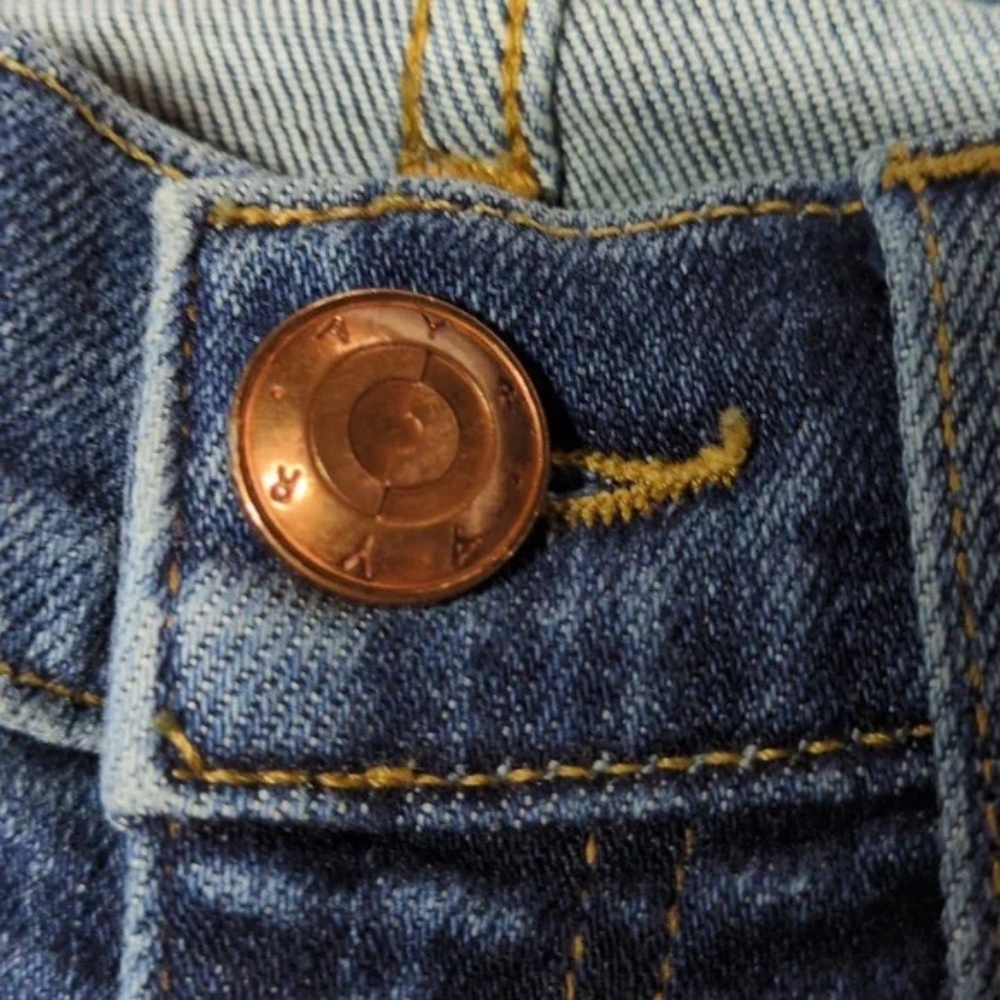 Ayr the Pop Jean in laid back wash size 26 $245 - Picture 9 of 11